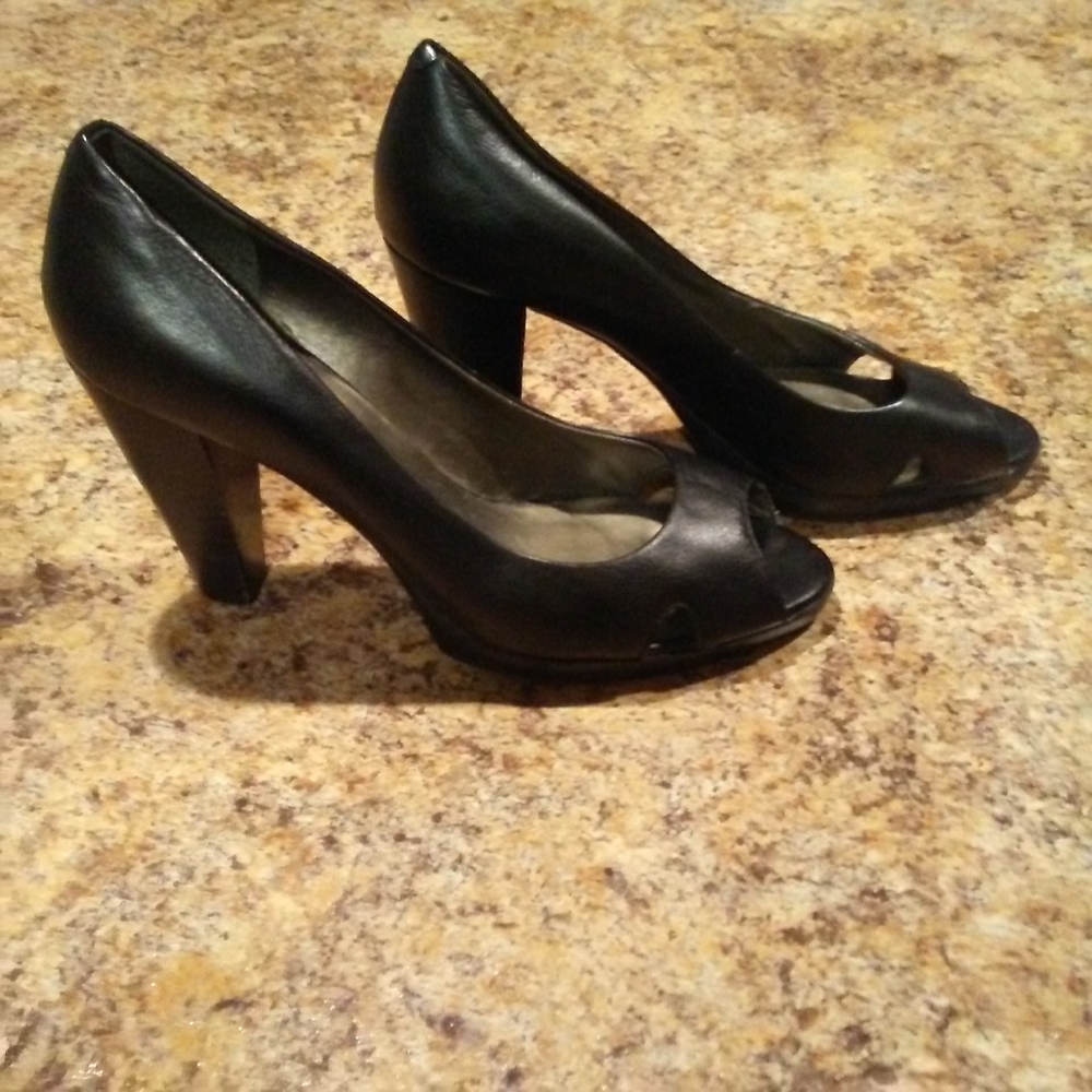 NEW Nine West Peep-toe Leather Pumps